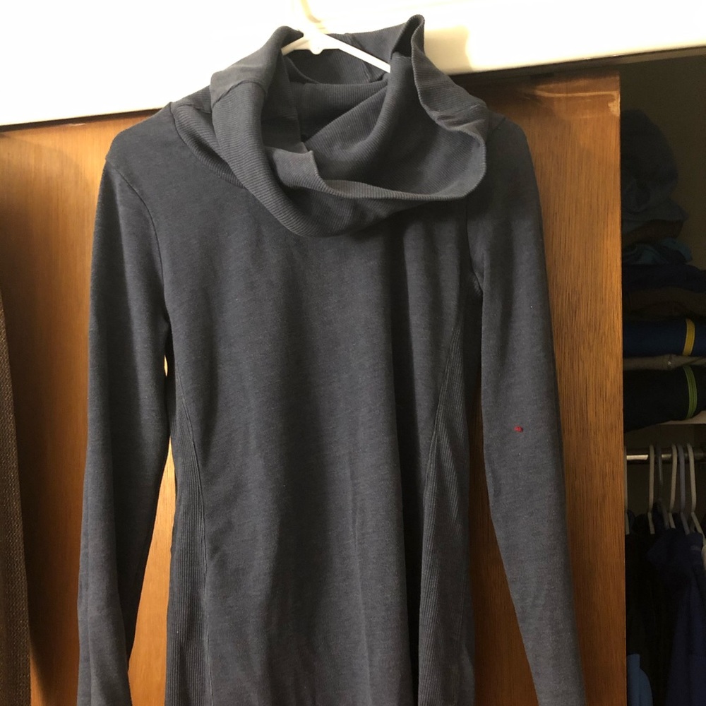 Cowel neck sweatshirt converse brand